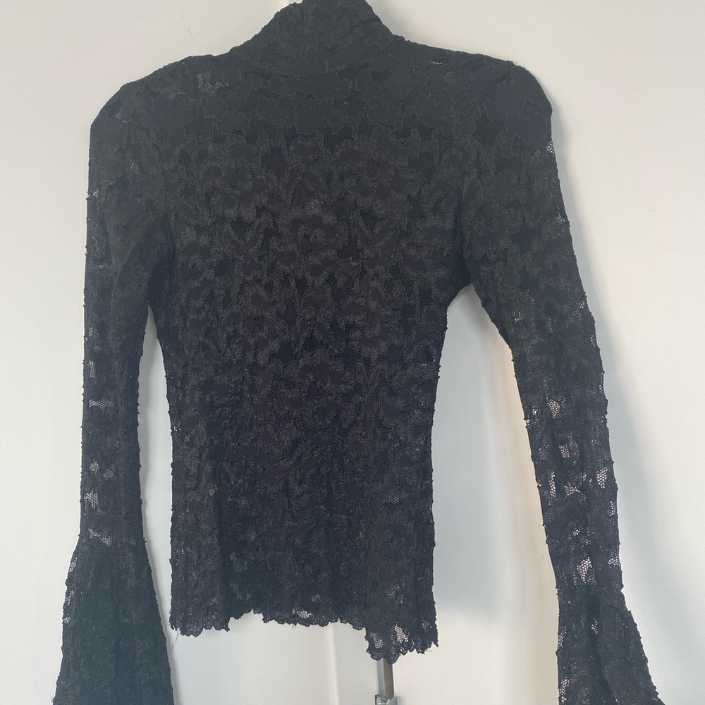 LACE BLOUSE w/ WATERFALL CUFF